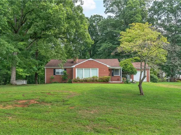 905 Bethania Rural Hall Rd, Rural Hall, NC 27045