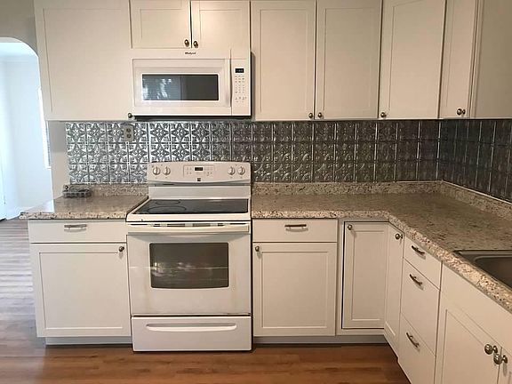 4th image of 44 N Glenwood Ave #A