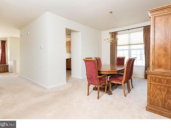 5th image of 1665 Wisteria Way