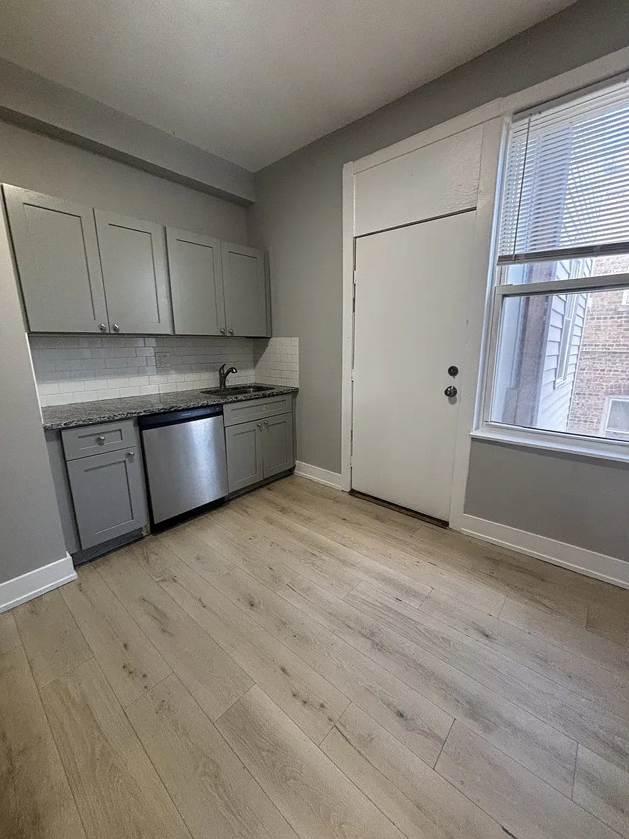 Building Photo - 3856 W Hirsch St #2