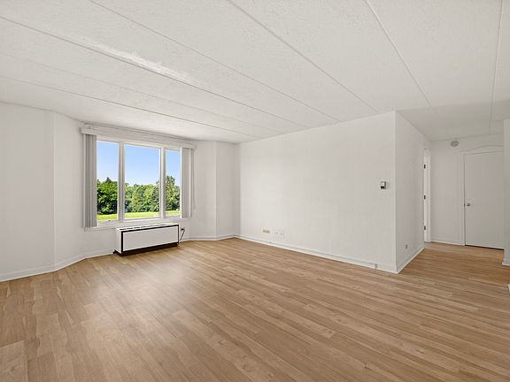 2nd image of 1 Renaissance Pl Unit 302