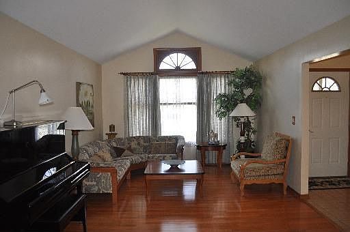 4th image of 4281 Forest Glen Dr