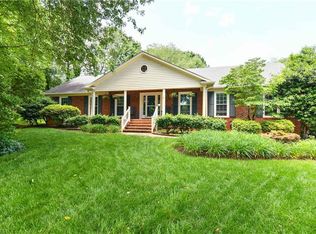 5 Heather Ct, Greensboro, NC 27403