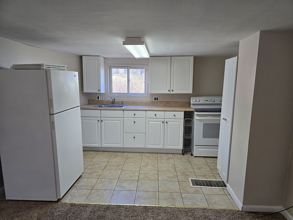 1st image of 347 Concord Ave #1