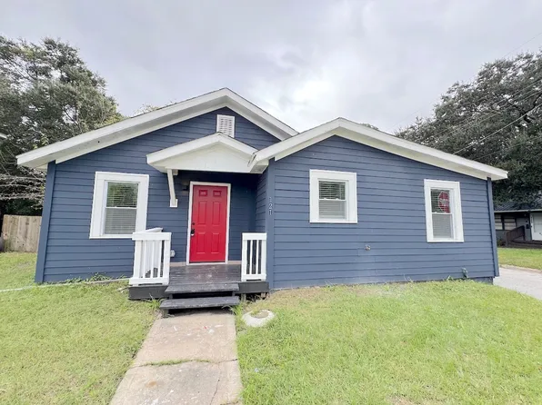 121 W 57th St, Savannah, GA 31405