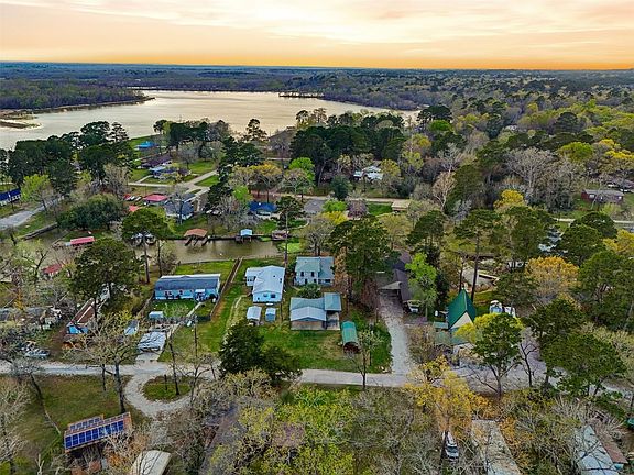 5th image of 200 Cove View Dr