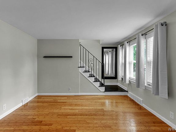 4th image of 3427 Warner Dr