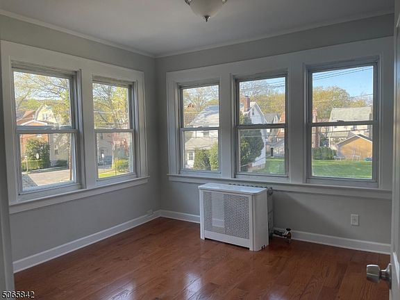 4th image of 76 Kirk St Floor 2