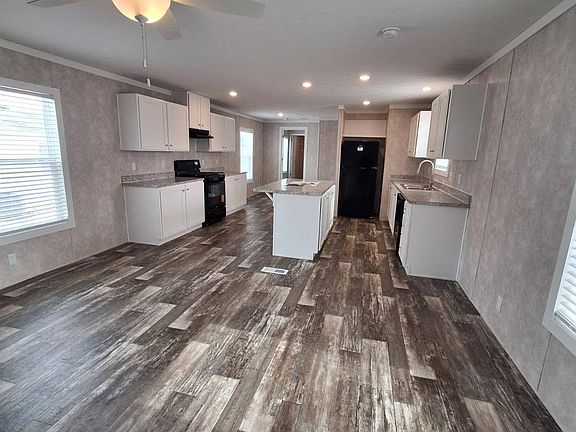 3rd image of 33 Deerpath Rd