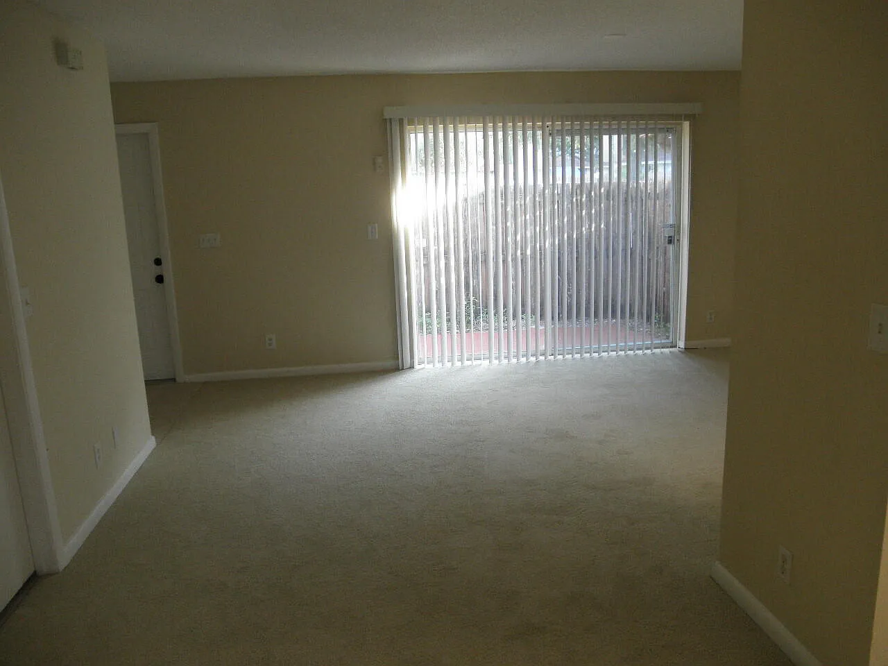 3 bed, 1365 sqft, $2,050 — Photo 4