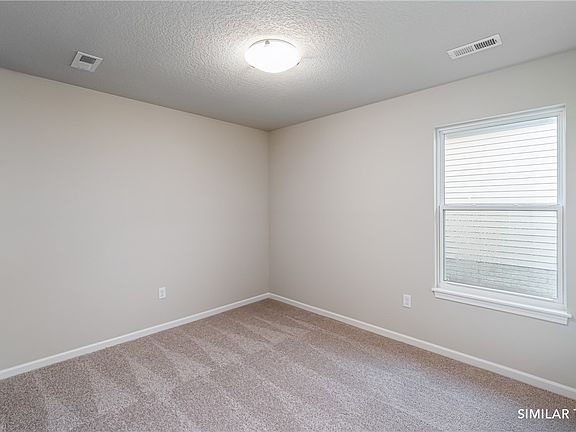 3rd image of 880 Aster Dr