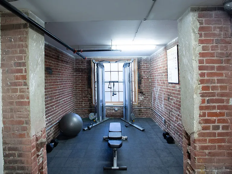 Frankford Lofts — Photo 14