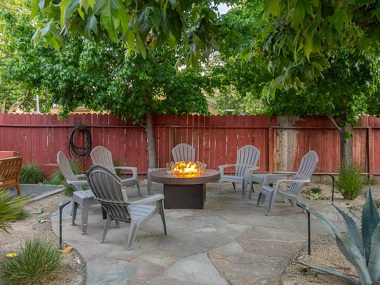 837 Sycamore Canyon Rd — Photo 46