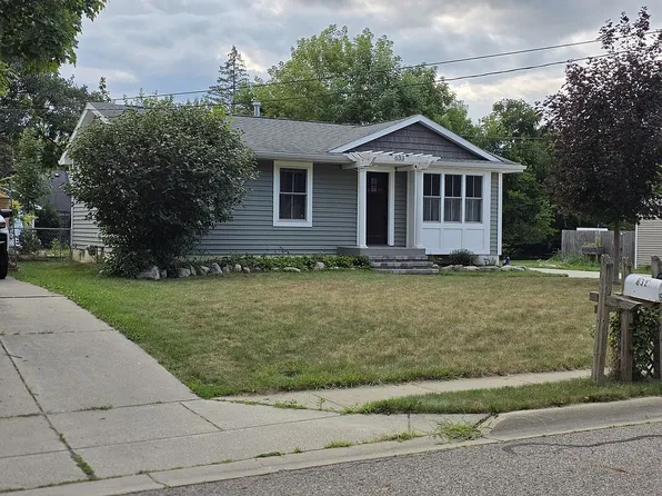 633 Aldrich St, Linden, MI 48451