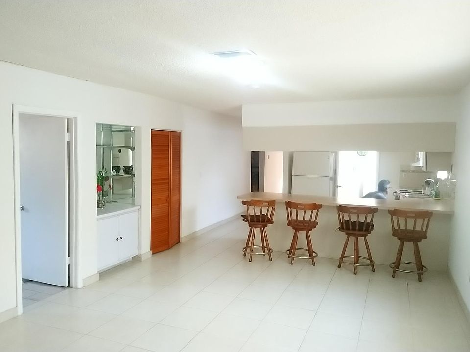1st image of 319 Northwest Blvd #1