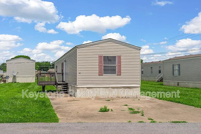 3 bed, 2.0 bath, 1120 sqft, $850 — Photo 2
