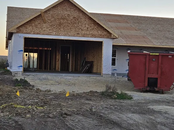 4461 Squaw Valley Dr, Loves Park, IL 61111