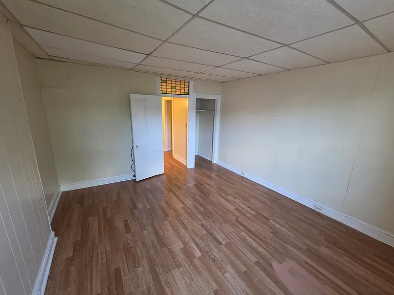 2223 W Fayette St — Photo 11