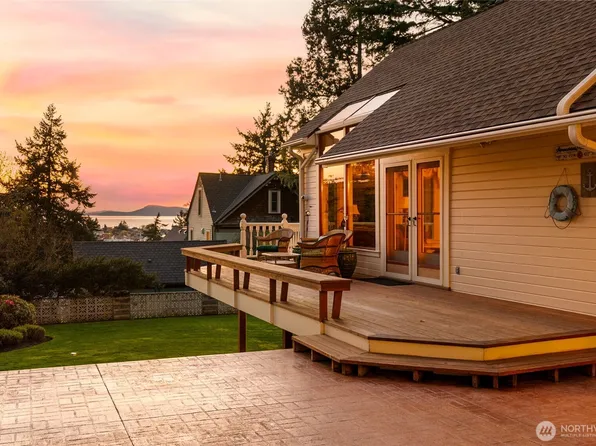 303 7th Street, Anacortes, WA 98221