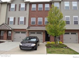 2132 Knotty Pine Trl, Howell, MI 48855