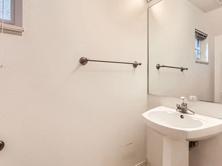 9603 NW Miller Hill Dr — Photo 18