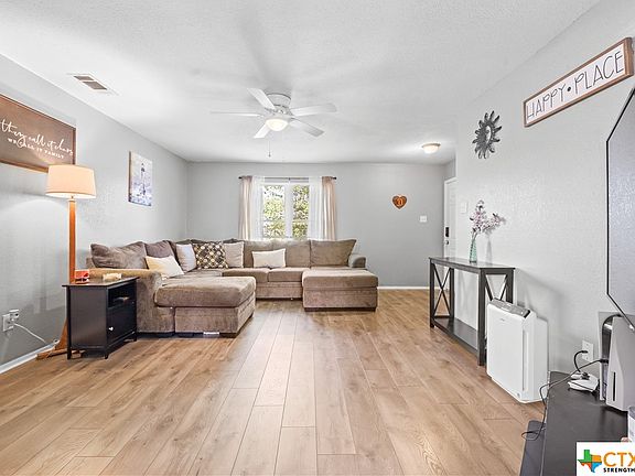 3rd image of 4622 Ronald Dr