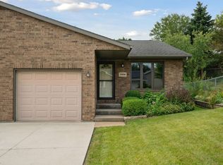 3906 Cora Dr, Dubuque, IA 52002