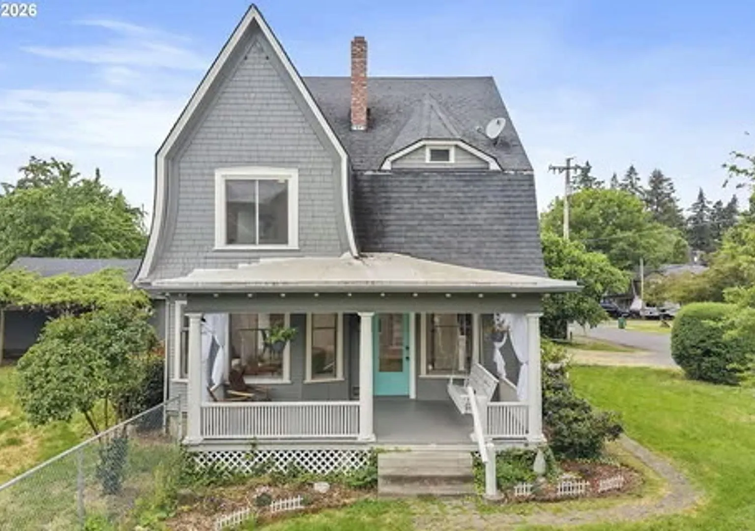 Charming 3 bed, 2 bath + Den rental home in Milwaukie! — Photo 2