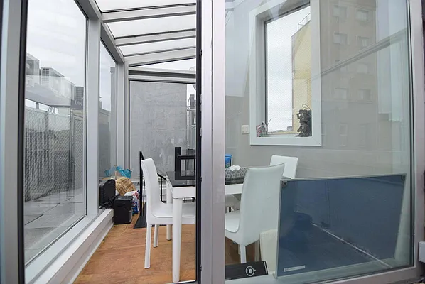 Rented by Safdie Realty Group | media 25