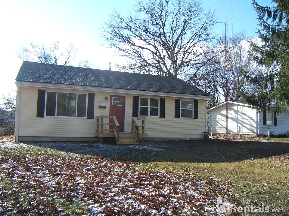 1st image of 713 W 8th St