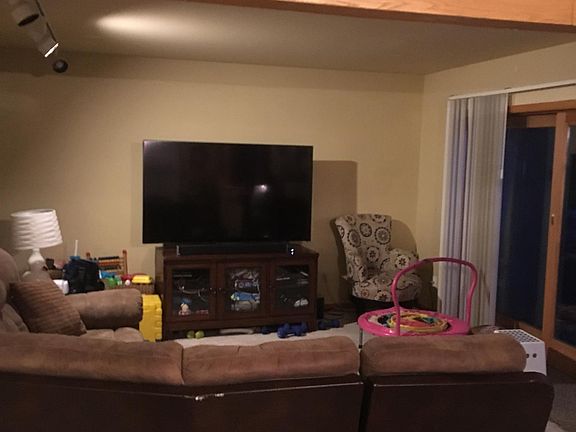 4th image of 389 Cherry Dr