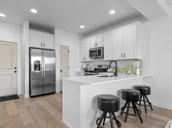 Dry Creek Highlands Towns