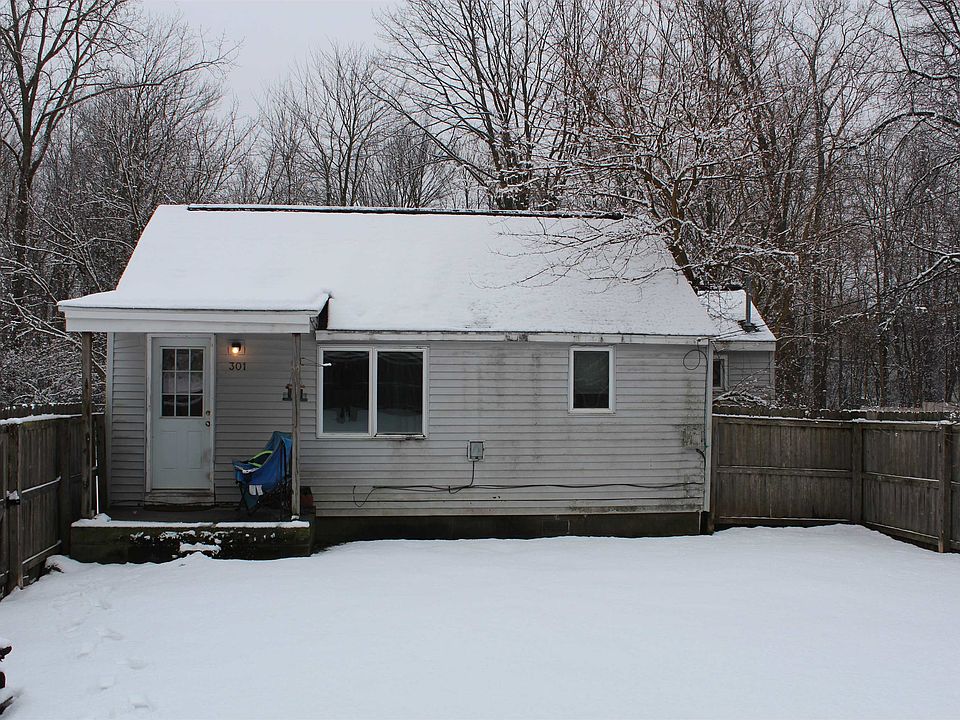 1st image of 301 Cottonwood St