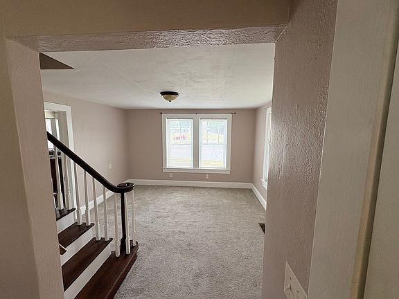3rd image of 601 S Ayersville Rd