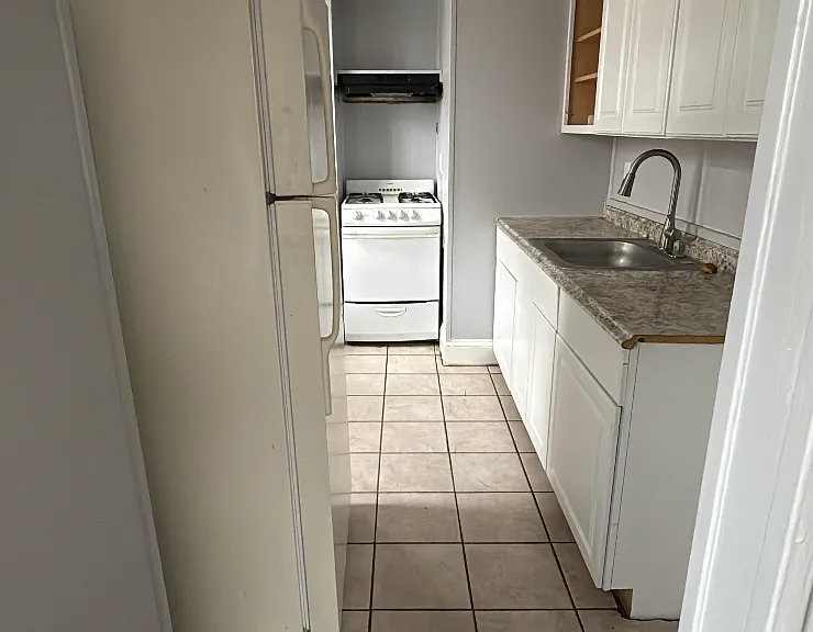 318 Ardmore Ave #2 — Photo 1