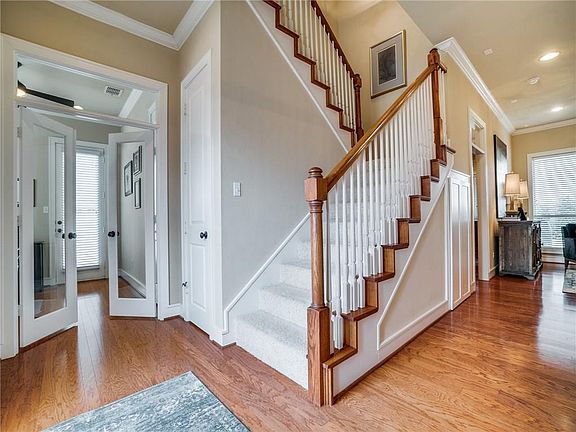 2nd image of 1035 Saint Thomas Ct
