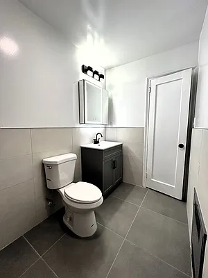 Rented by Nachman Weingarten, LREB | media 6