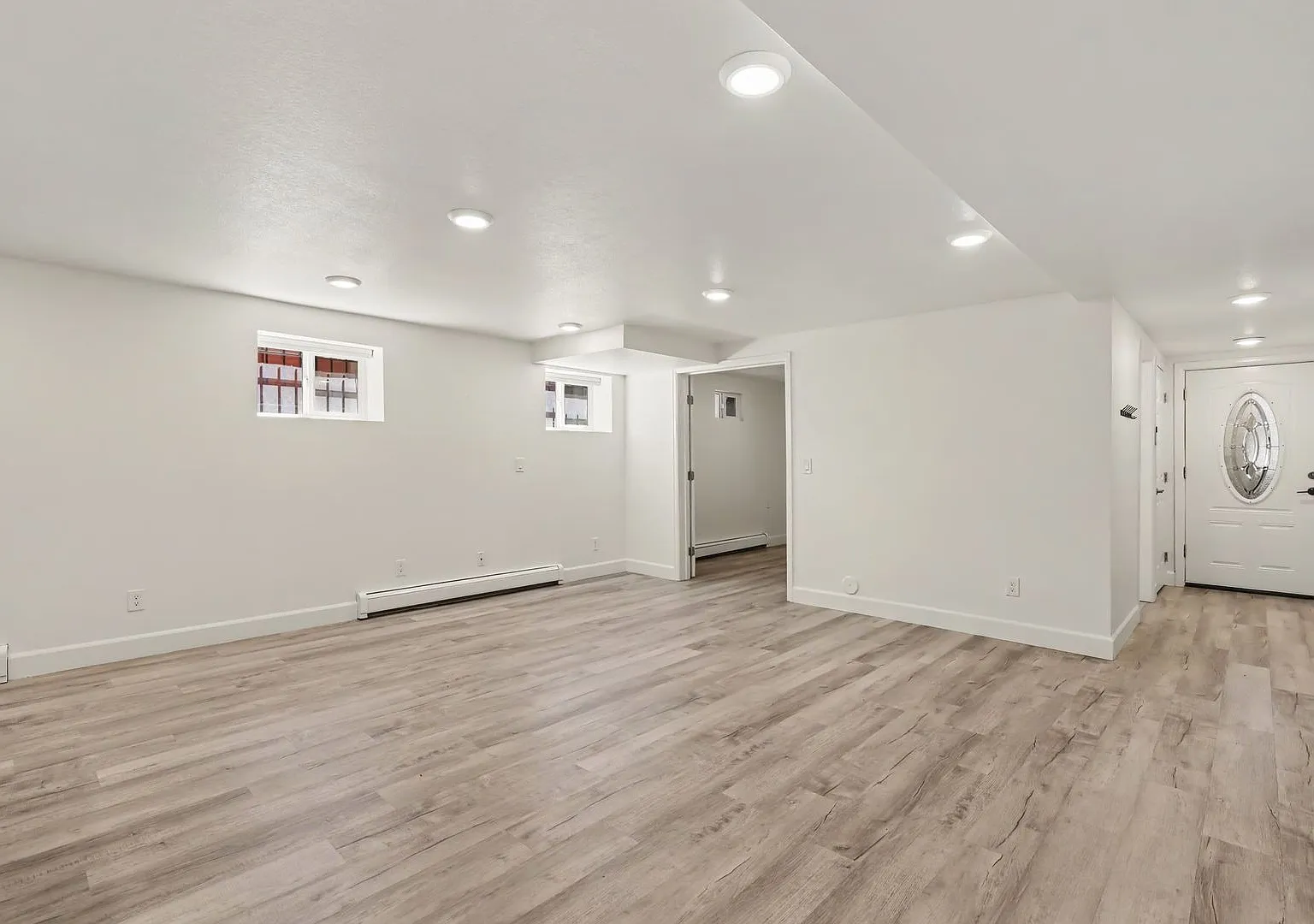 Available NOW! 2 Bedroom 2 Bath Beautiful Condo in Denver! — Photo 4