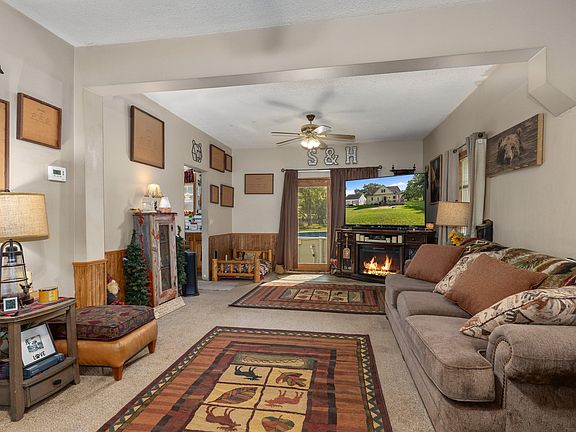 4th image of 6054 E Almy Rd
