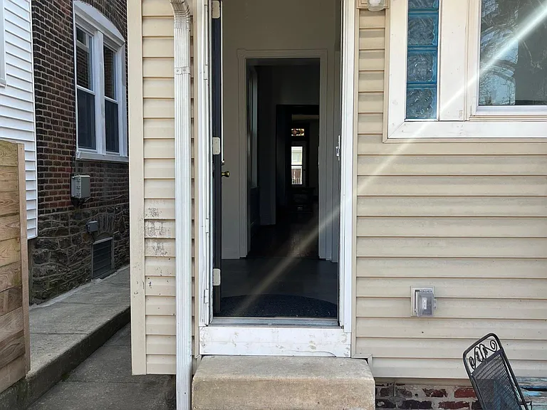 338 Rector St — Photo 17