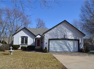 11805 Grant Dr, Overland Park, KS 66210