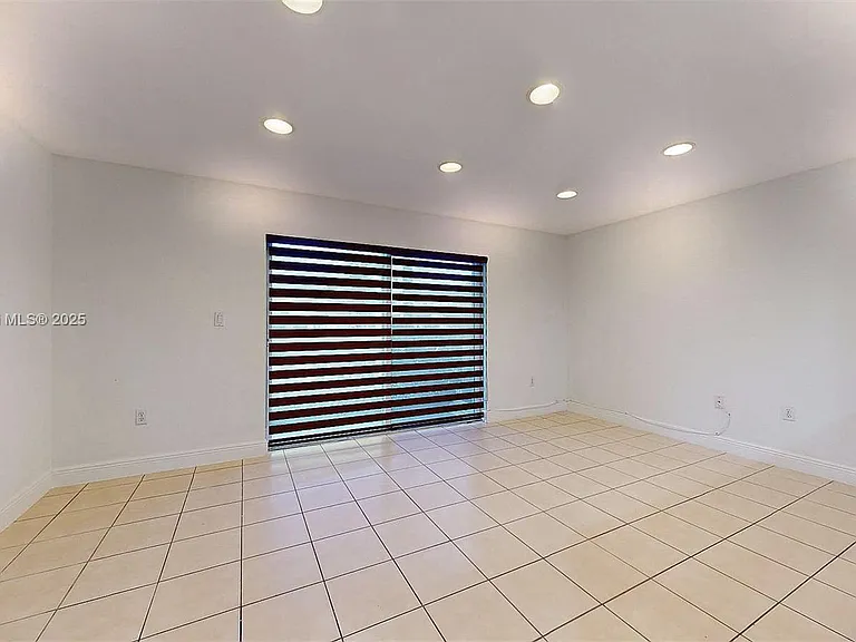 12819 SW 31st Ct — Photo 4