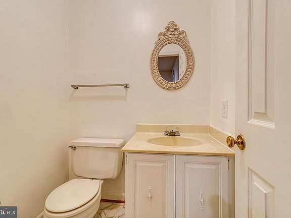 5th image of 5912 Dorchester Way