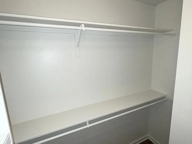 1415 Huebner St — Photo 10
