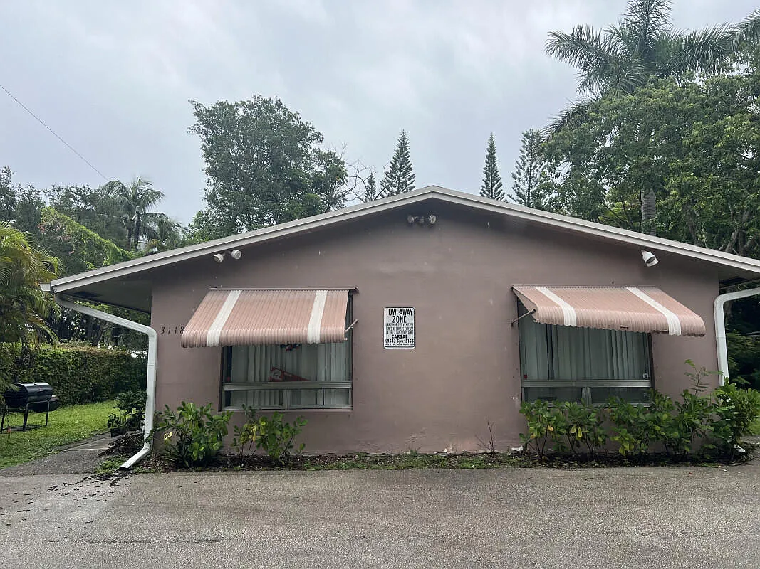 1 bed, 1.0 bath, 850 sqft, $1,820 — Photo 1