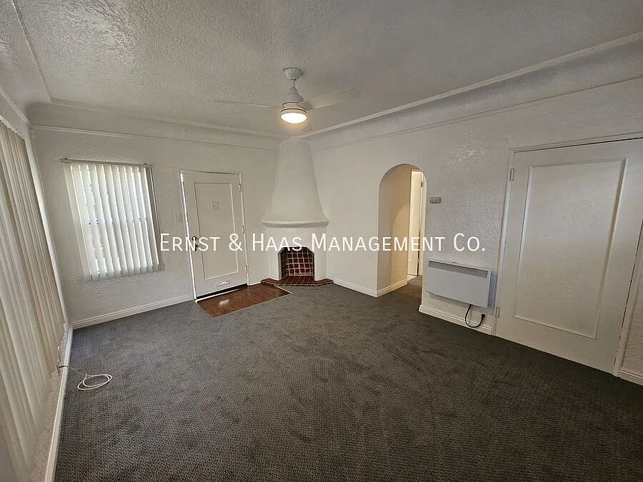 Fantastic Classic Garden Apartment! — Photo 3