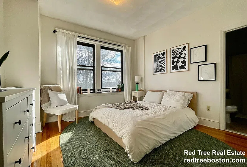 4 bed, $3,950 — Photo 4