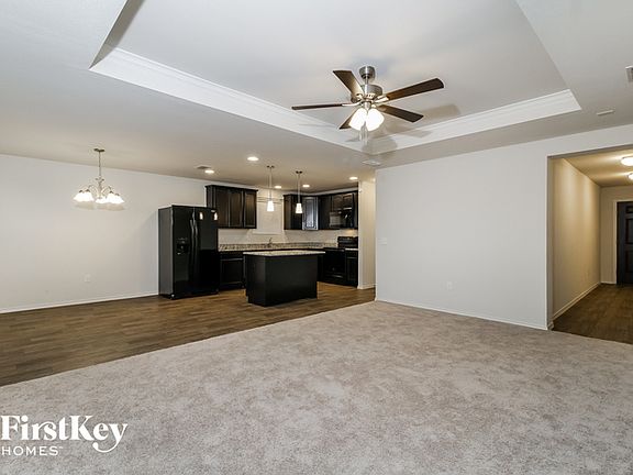 3rd image of 1409 Vernon Dr