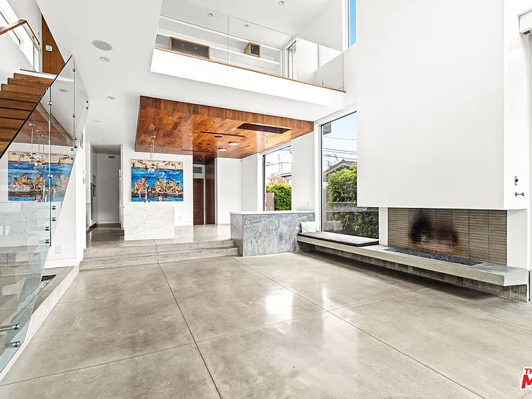 524 Rialto Ave — Photo 5