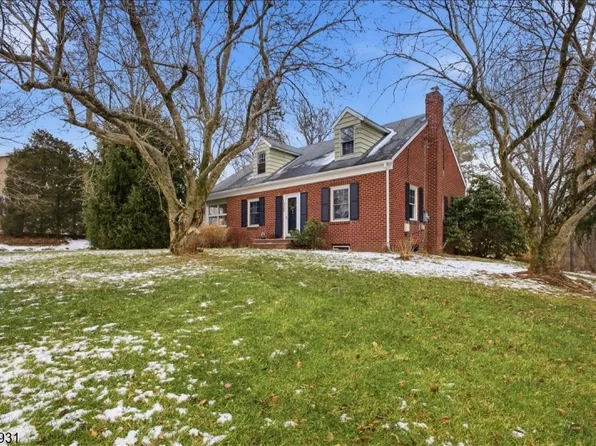 313 Warren Ave, Long Hill Twp., NJ 07980